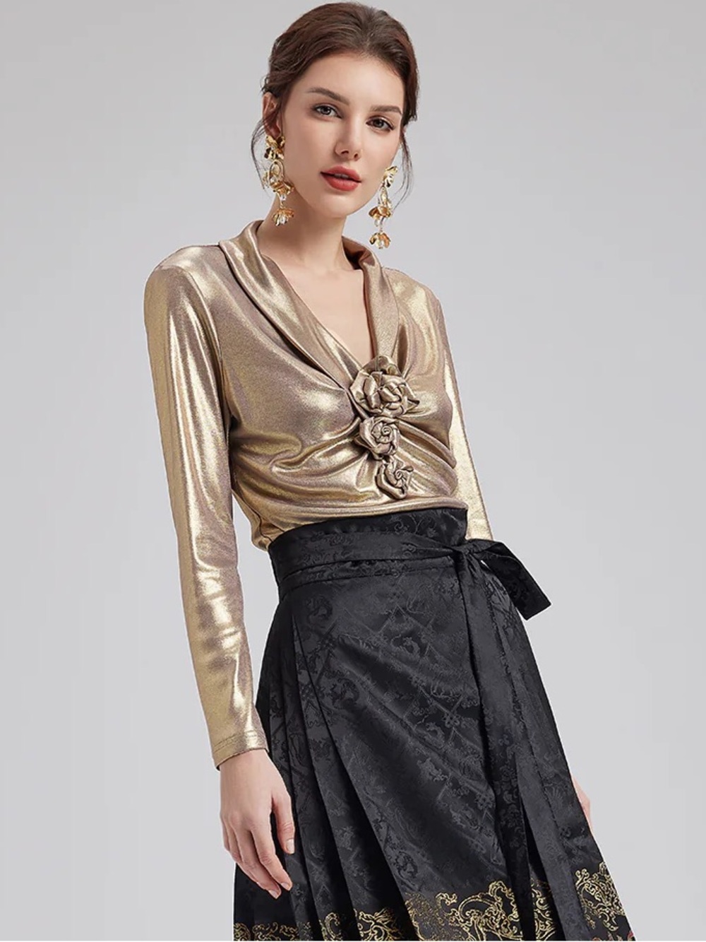 Rich Radi Q’S Elegant Rose Pleated V-neck Top - Picture 6 of 9